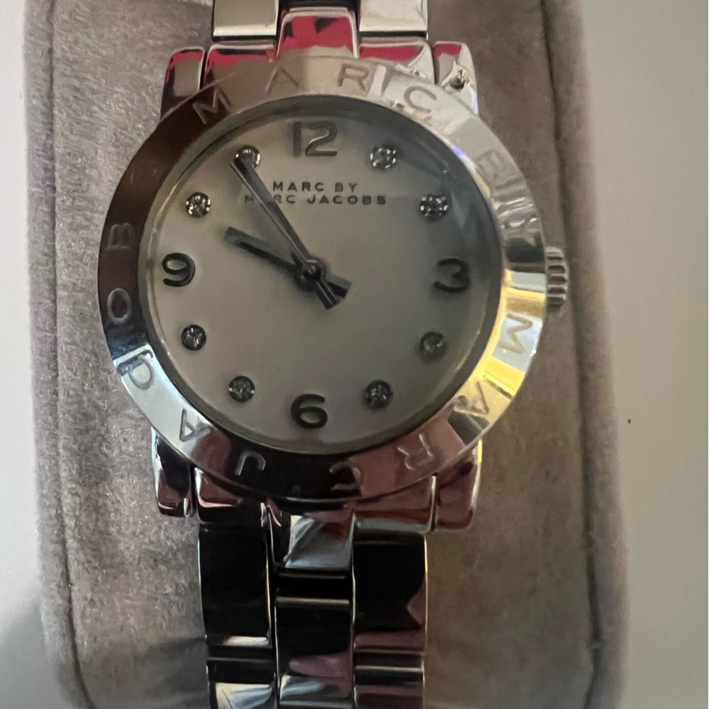 Marc By Marc Jacobs Amy Ladies
Watch MBM3054